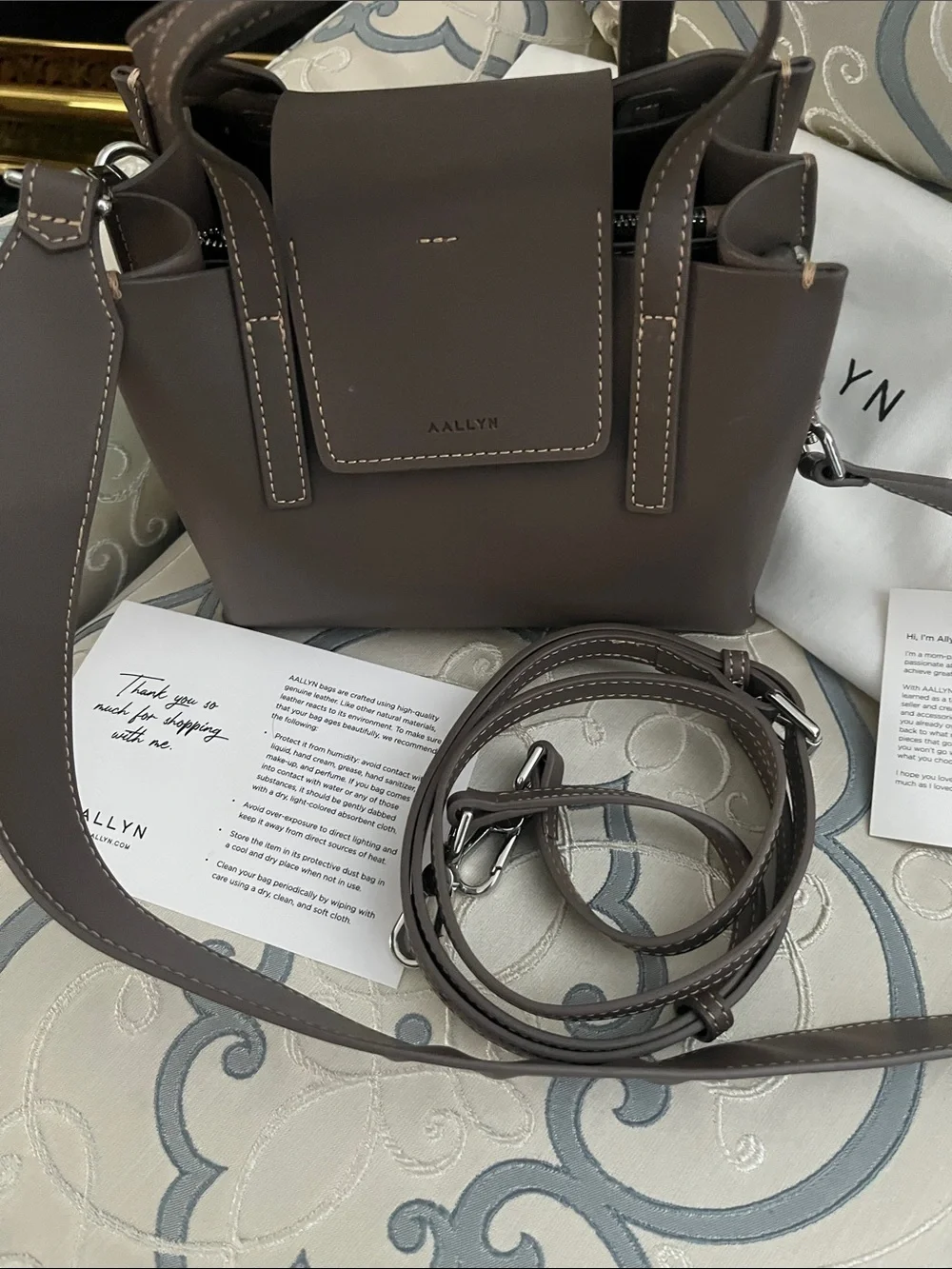 AALLYN LEATHER PURSE